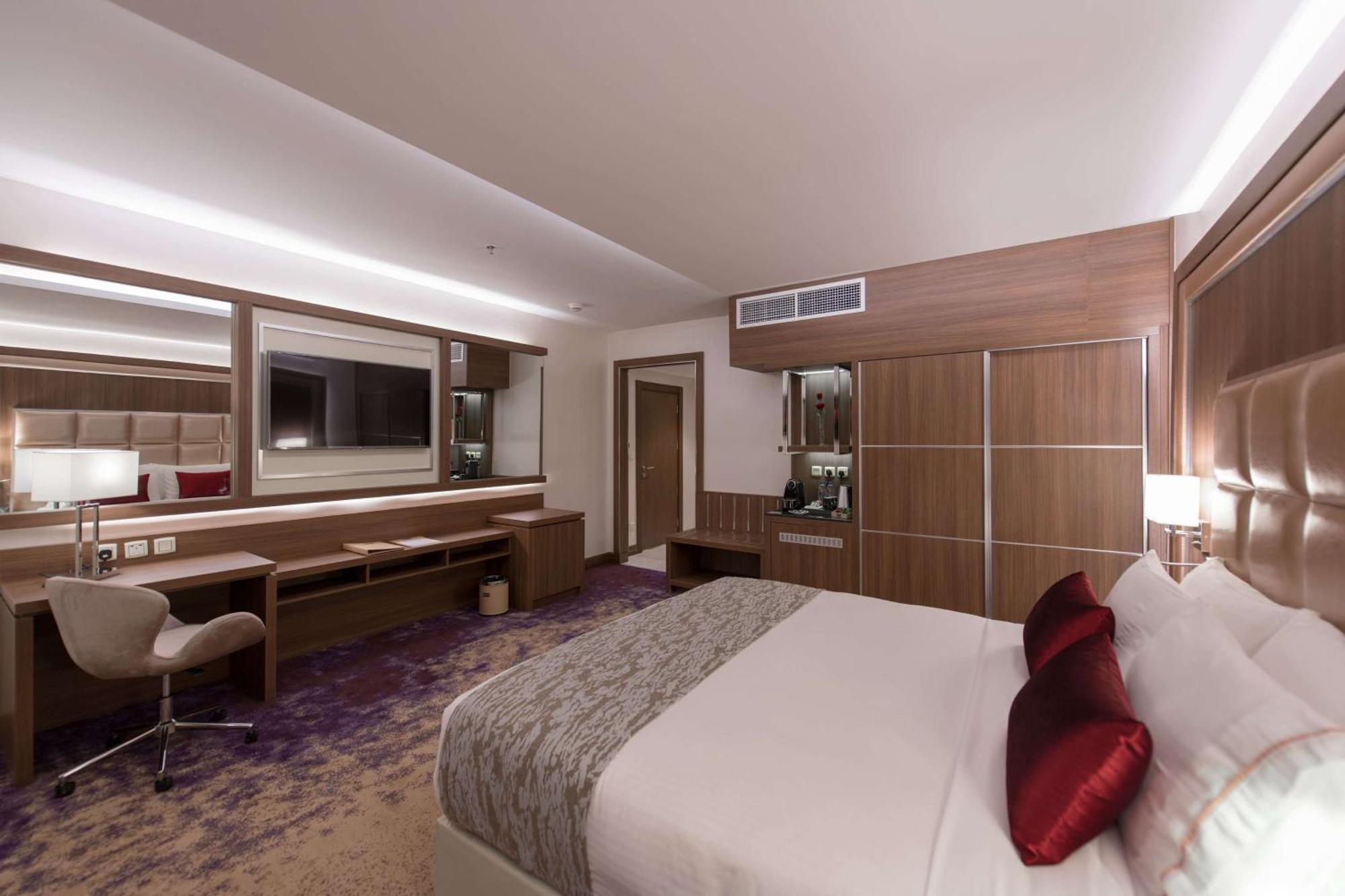 מלון Ramada By Wyndham Continental ג'דה מראה חיצוני תמונה