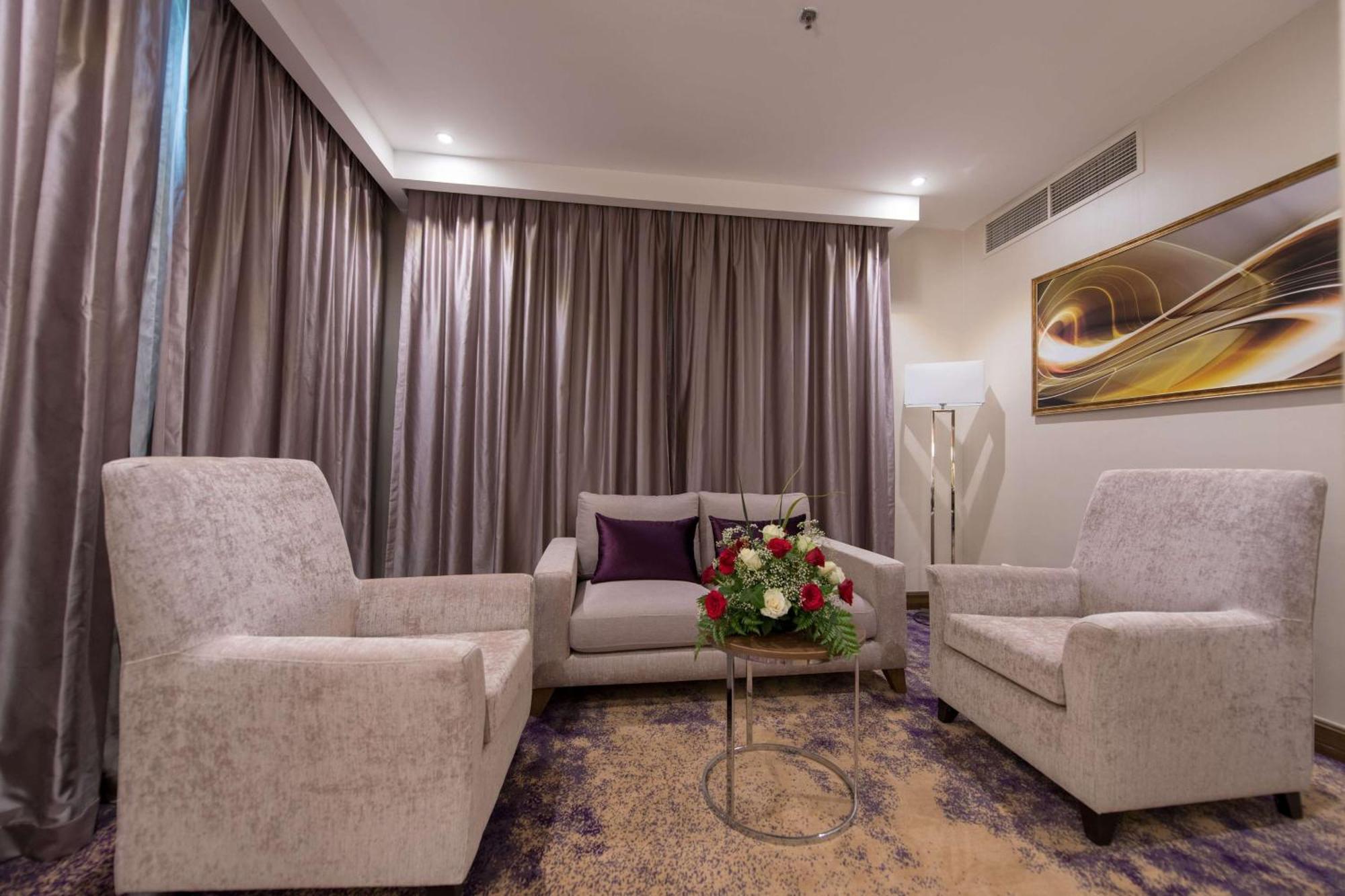 מלון Ramada By Wyndham Continental ג'דה מראה חיצוני תמונה
