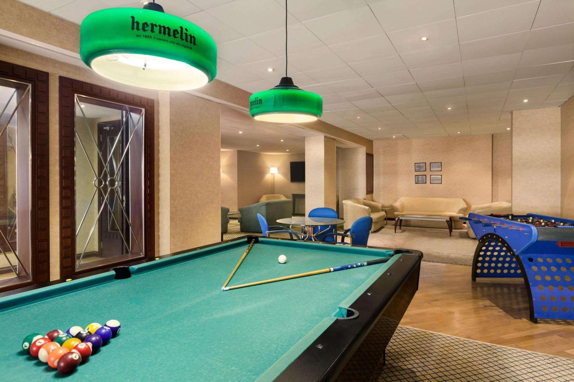 מלון Ramada By Wyndham Continental ג'דה מראה חיצוני תמונה