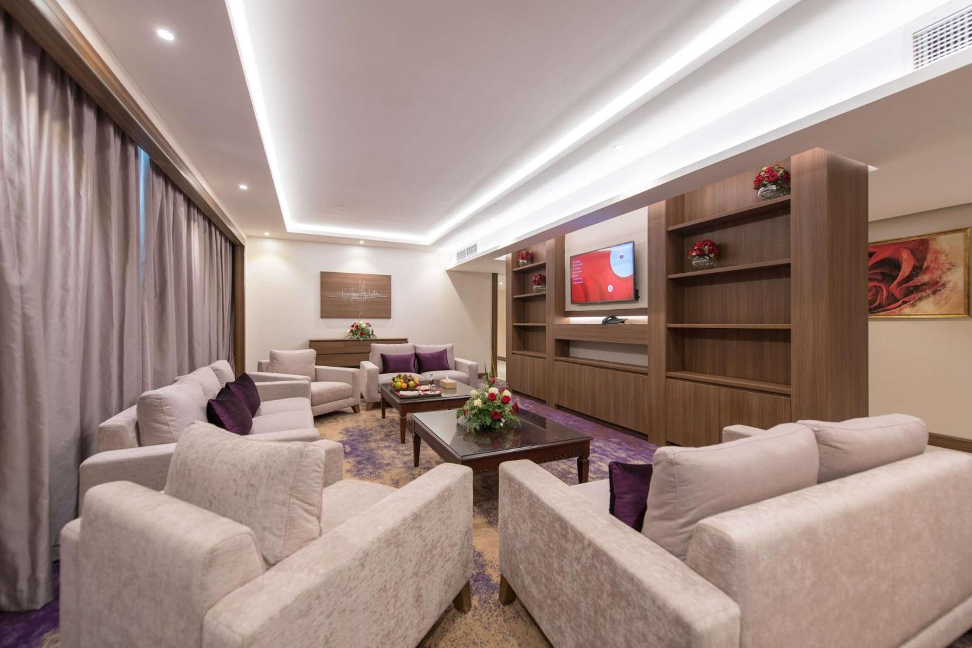 מלון Ramada By Wyndham Continental ג'דה מראה חיצוני תמונה