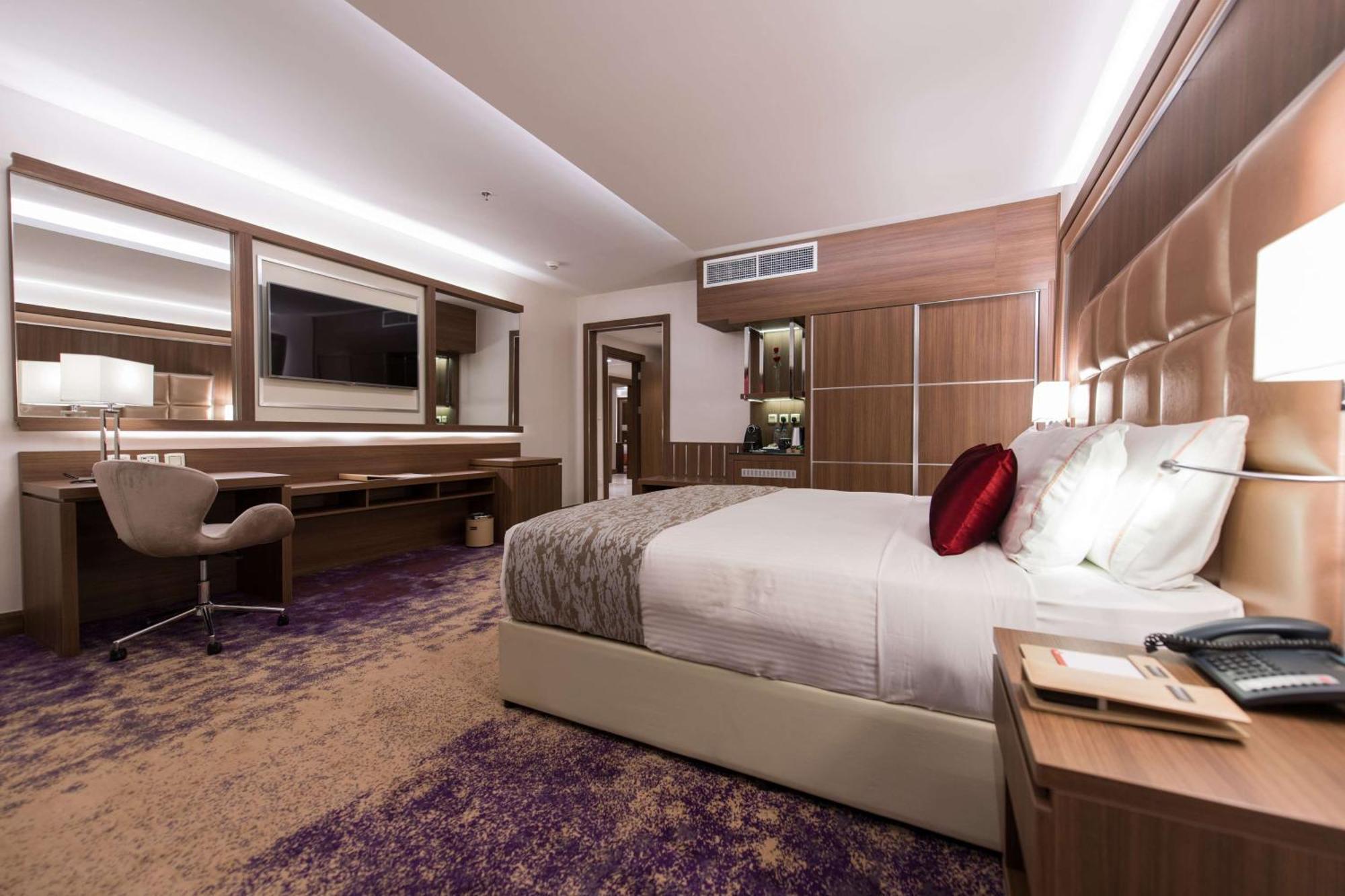 מלון Ramada By Wyndham Continental ג'דה מראה חיצוני תמונה