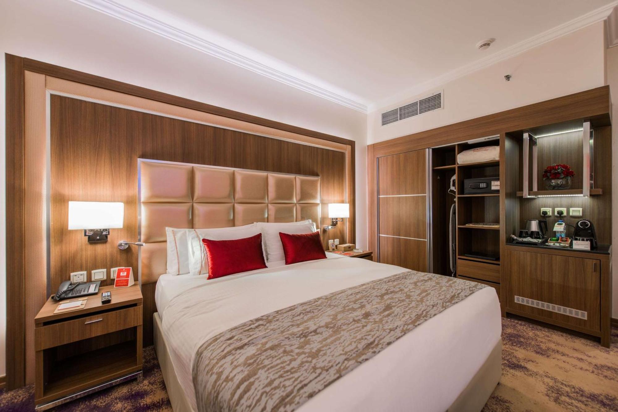 מלון Ramada By Wyndham Continental ג'דה מראה חיצוני תמונה