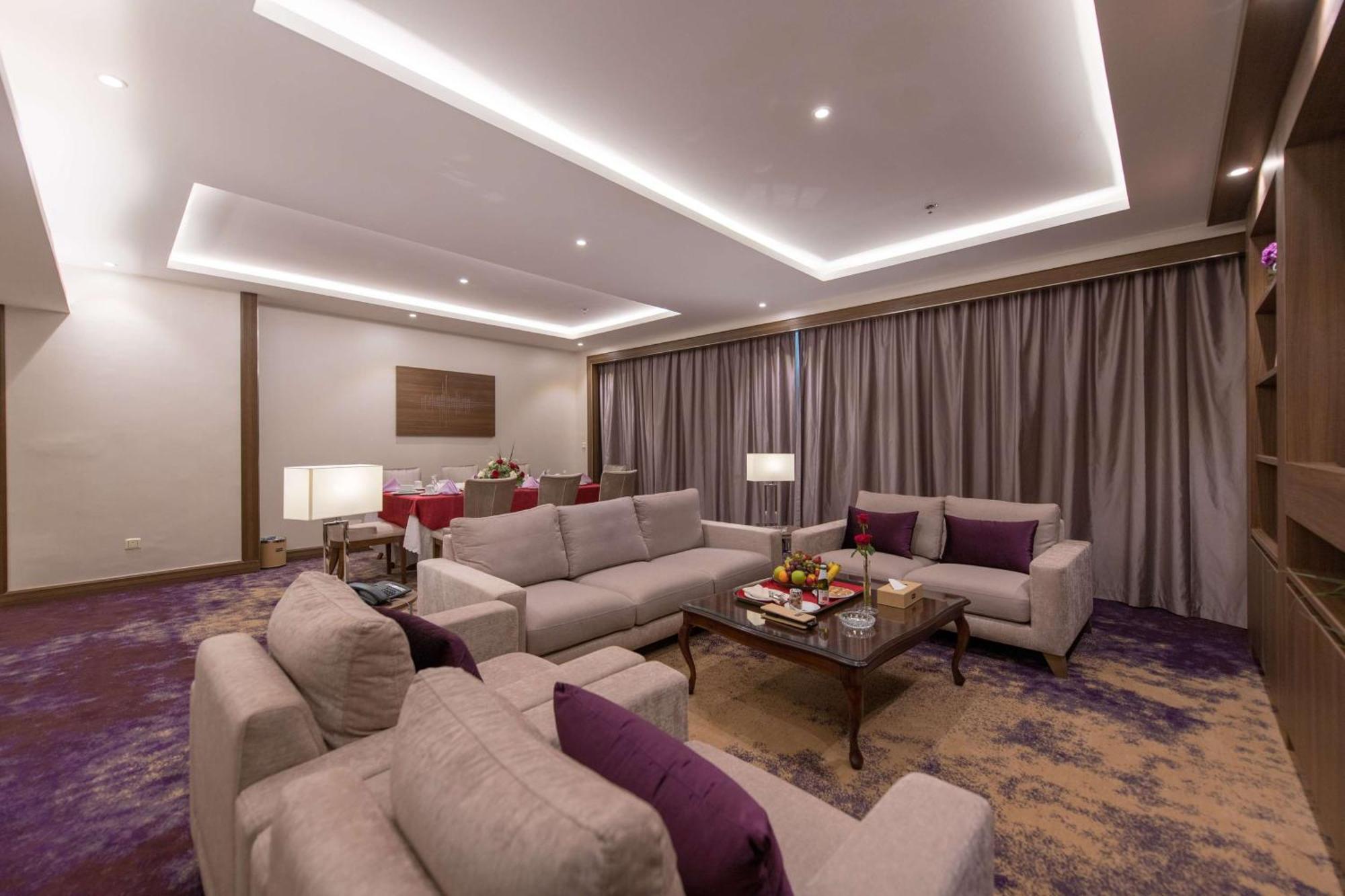 מלון Ramada By Wyndham Continental ג'דה מראה חיצוני תמונה